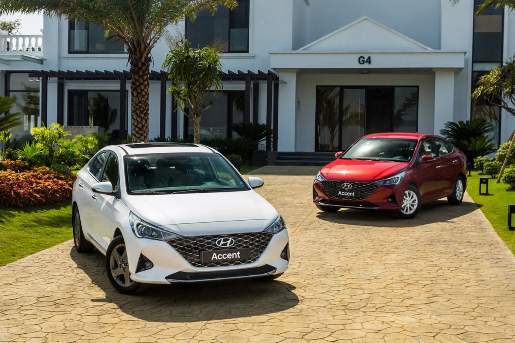 review xe Hyundai Accent hình 2