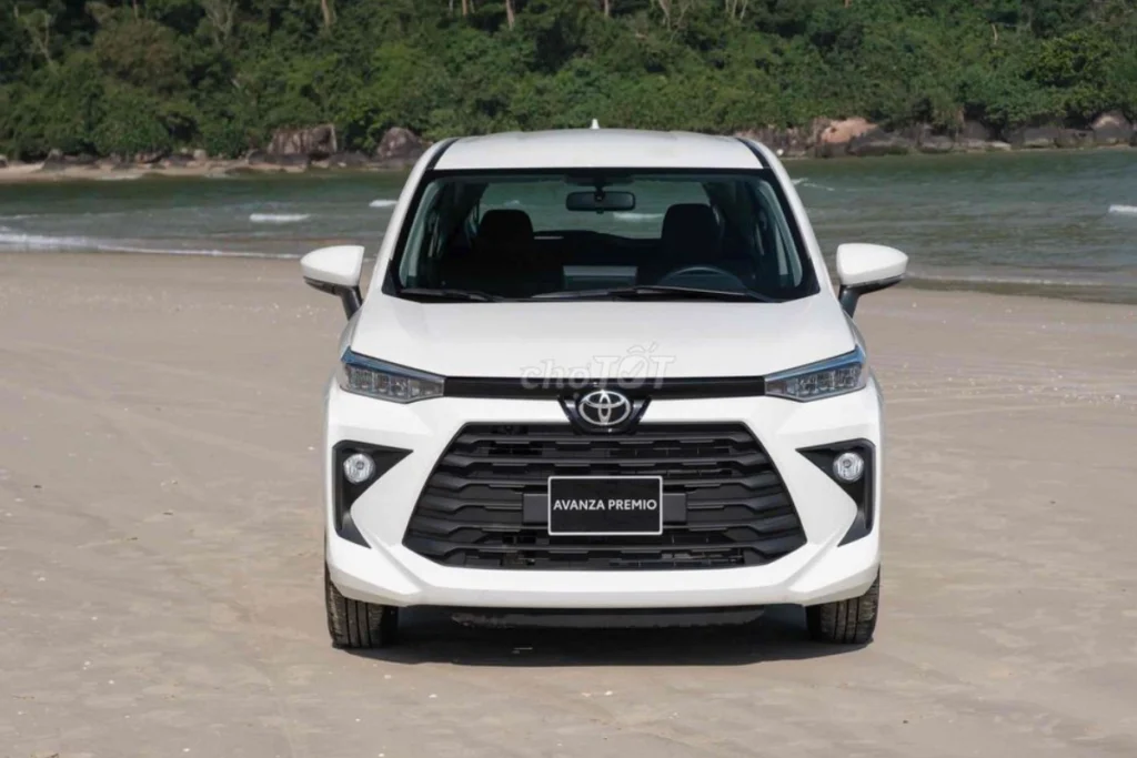 review xe Toyota Avanza Premio hình 3