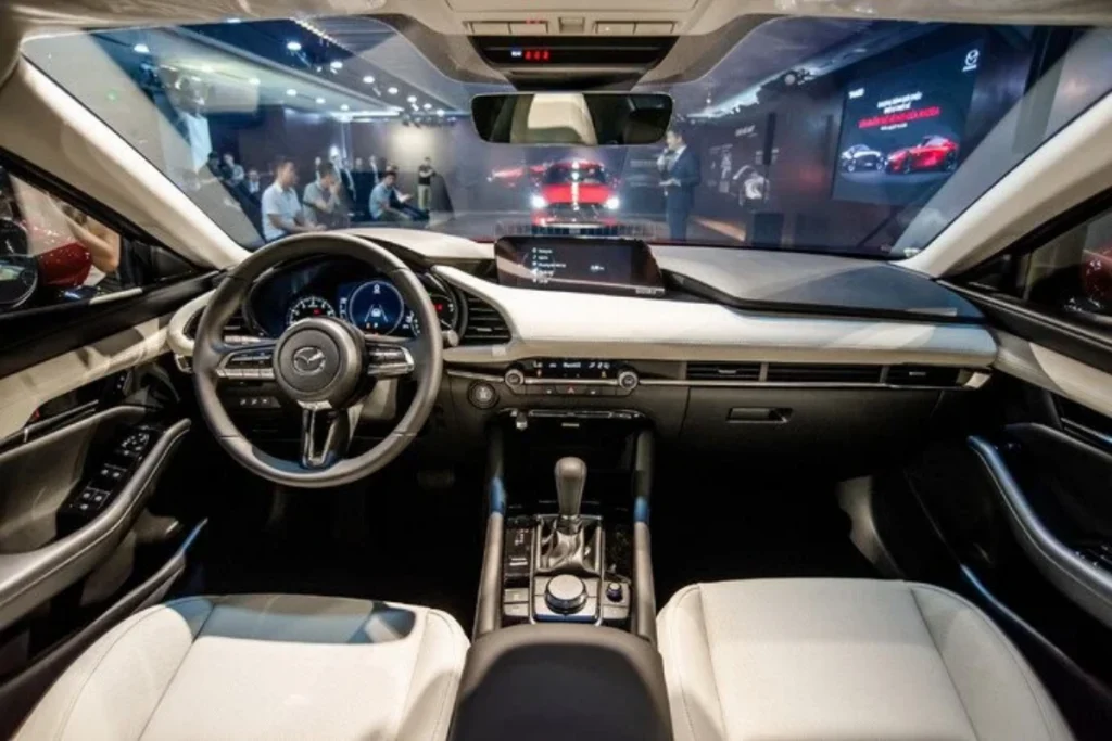 nội thất Mazda 3 hình 2