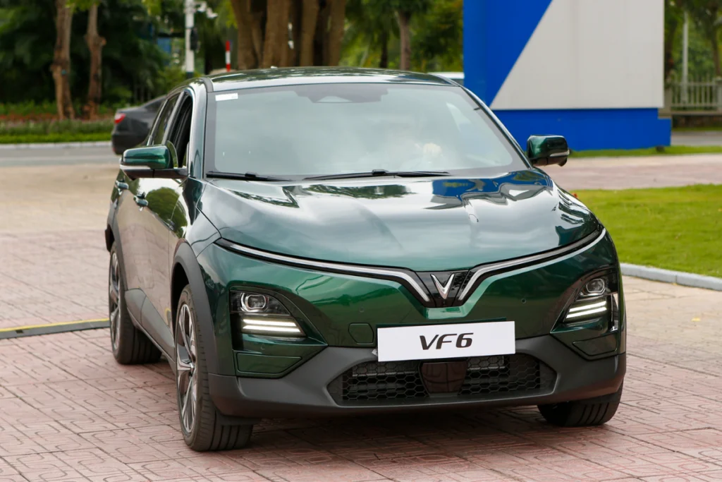 so sánh vf6 và yaris cross hình 2