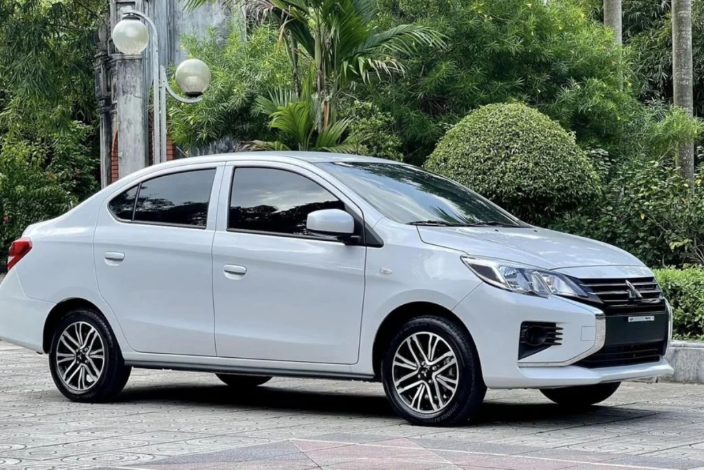 xe Mitsubishi Attrage mấy chỗ