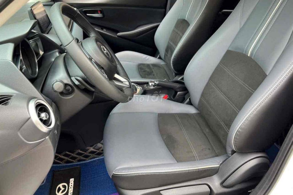 xe Mazda 2 mấy chỗ hình 2