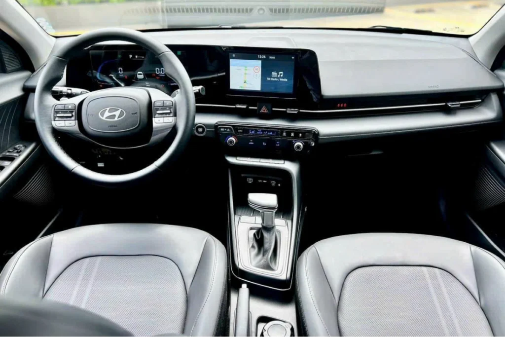 Hyundai Accent mấy chỗ hình 2