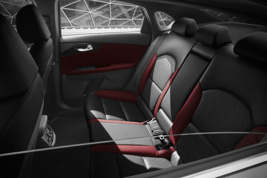 xe Kia K3 mấy chỗ hình 2