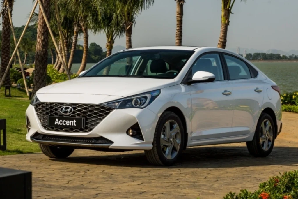 Review xe Hyundai Accent: Đánh giá chi tiết mẫu sedan quốc dân review xe Hyundai Accent