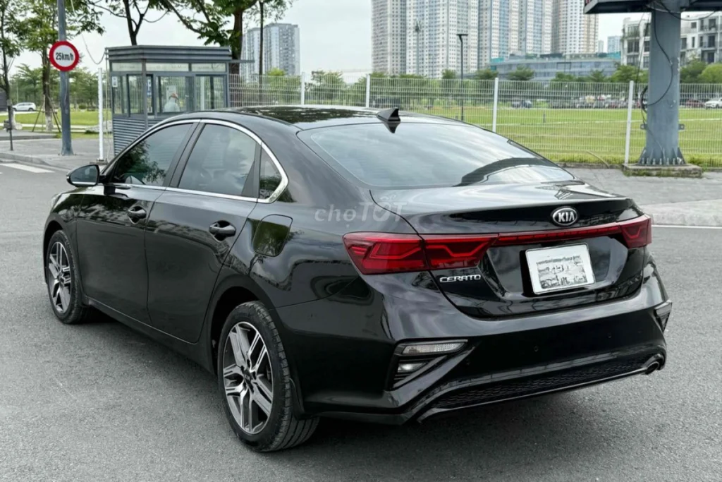 xe Kia Cerato mấy chỗ hình 3