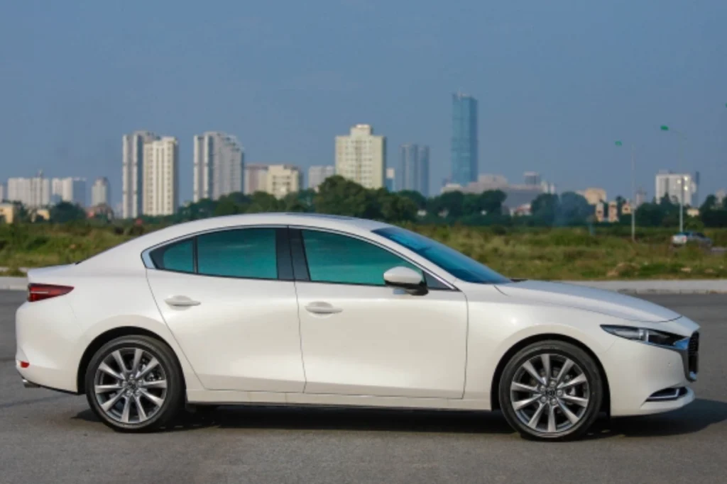 Kích thước xe Mazda 3 hình 2