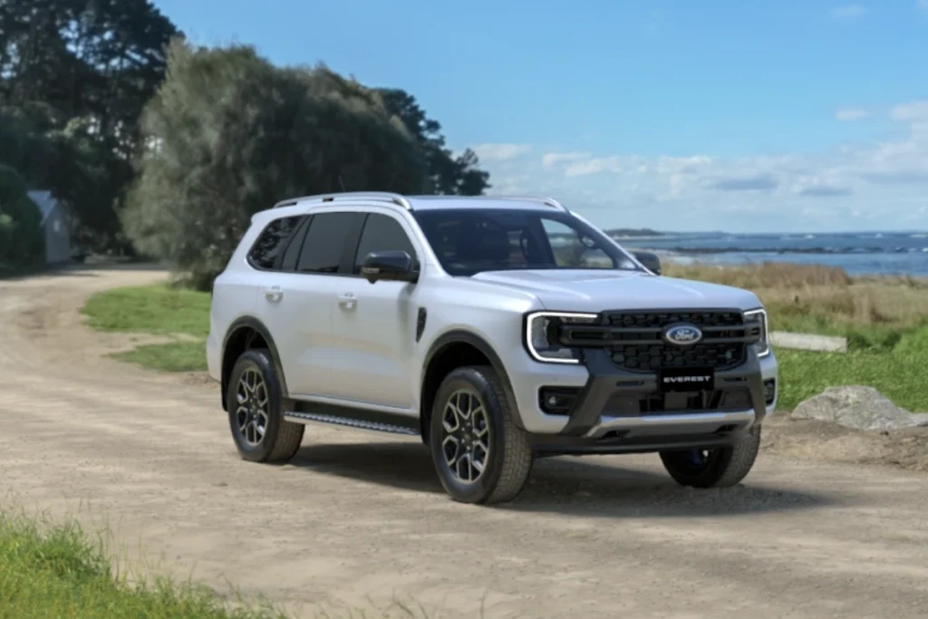 review xe Ford Everest hình 3