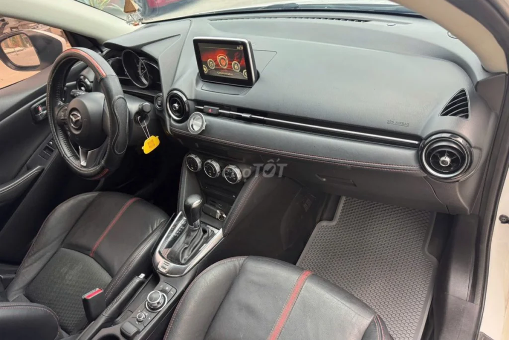 nội thất Mazda 2 hình 3