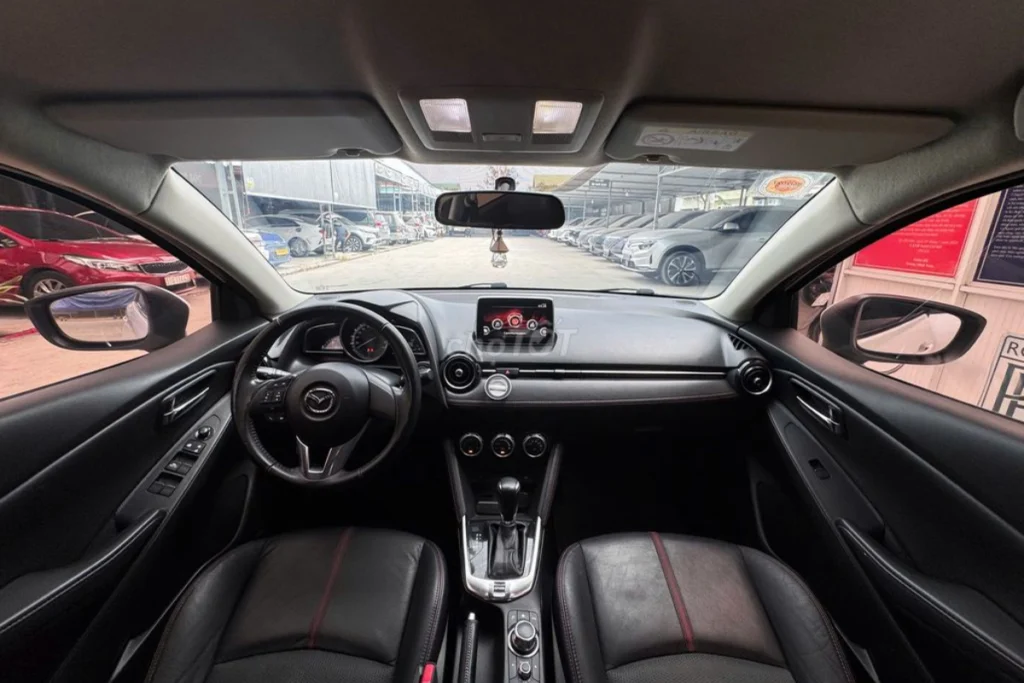 Nội thất Mazda 2: Sang trọng, hiện đại vượt tầm phân khúc nội thất Mazda 2