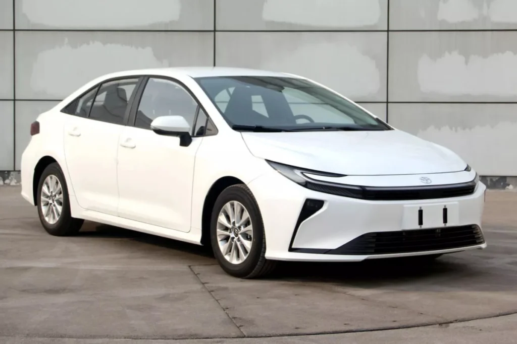 kích thước xe Toyota Corolla Altis hinh 2