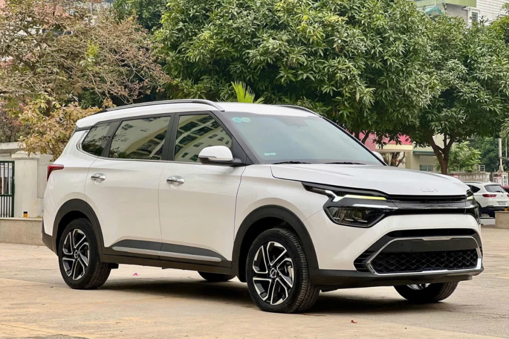 xe Kia Carens mấy chỗ hình 3
