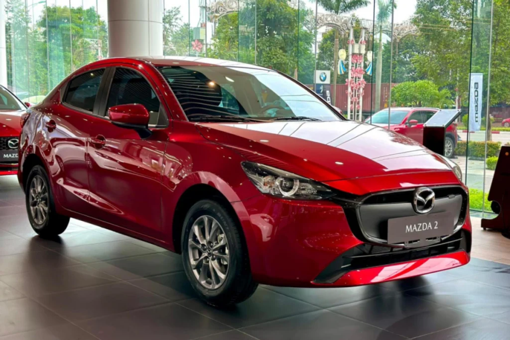 so sánh Mazda 2 và Honda City hình 2