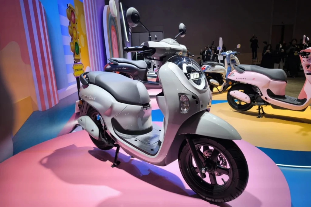 so sánh Scoopy Thái và Scoopy Indo hình 2