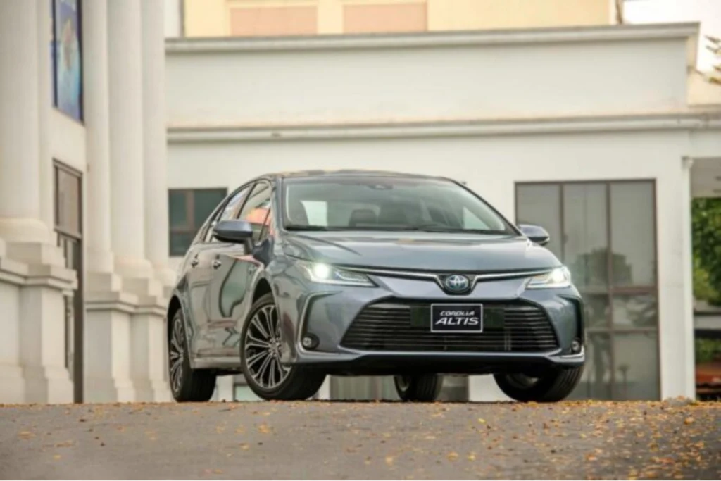 bình xăng xe Toyota Corolla Altis hinh 3