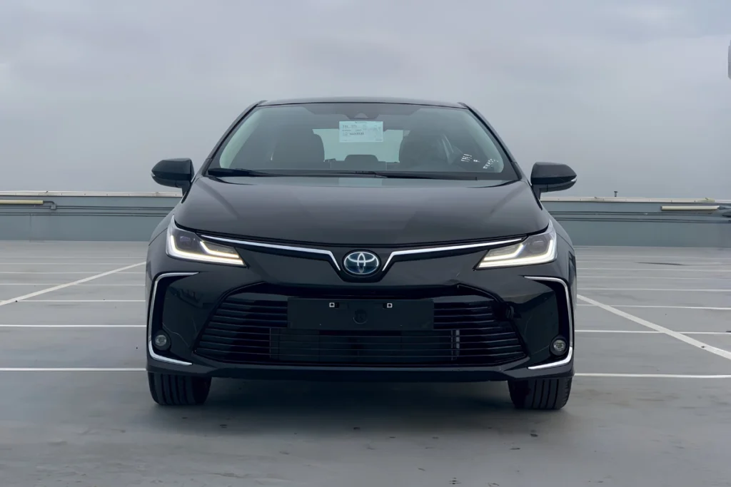 xe Toyota Corolla Altis mấy chỗ