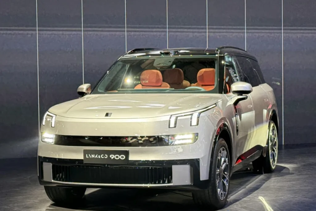review Lynk & Co 900 hình 1