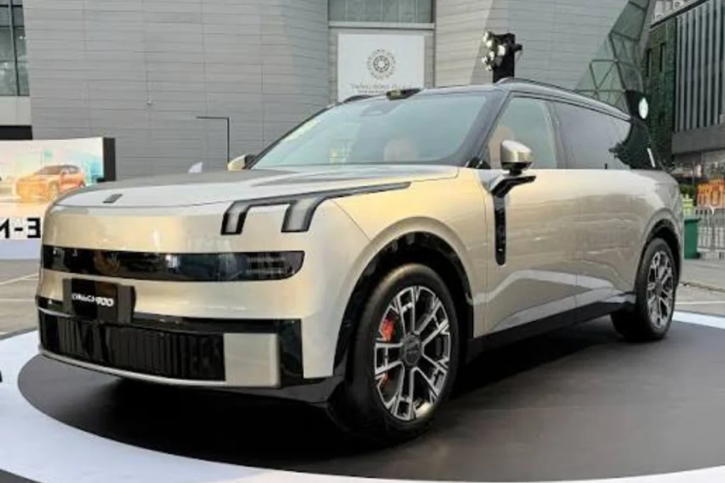 review Lynk & Co 900 hình 2