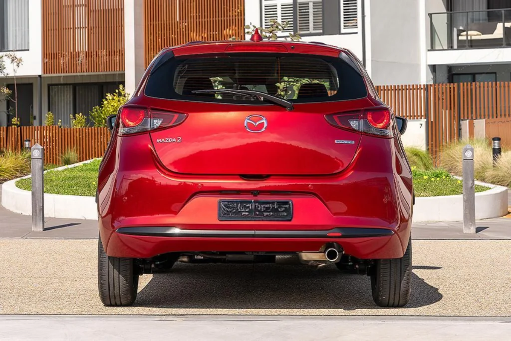 người dùng đánh giá Mazda 2 hinh 3