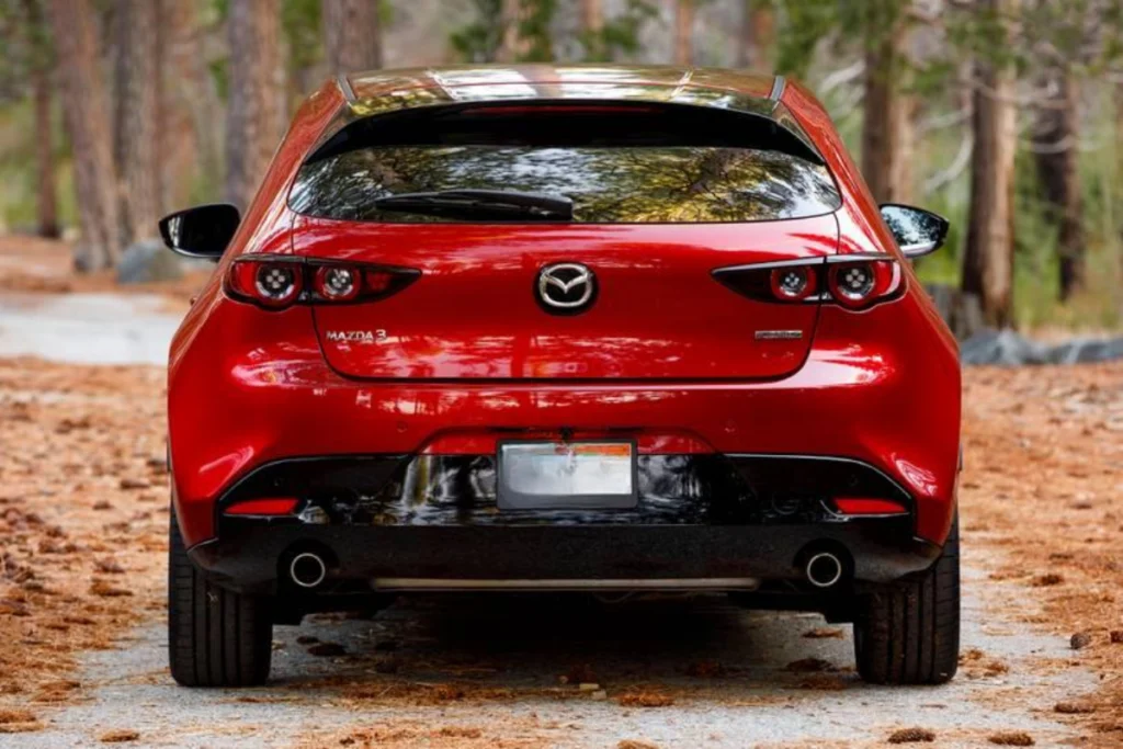người dùng đánh giá Mazda 3 hinh 3