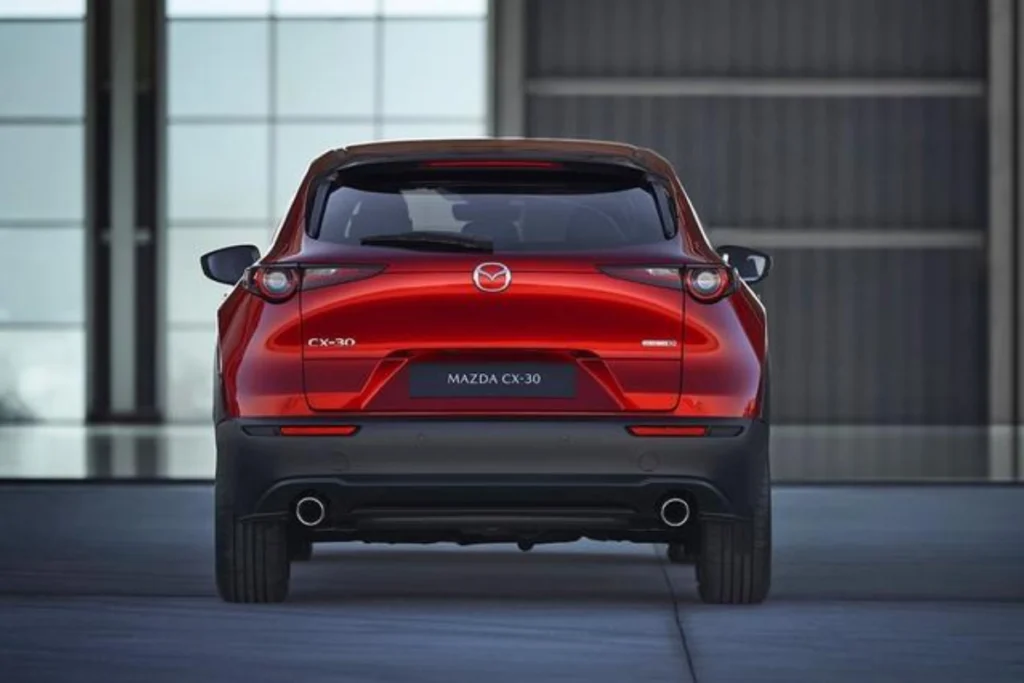 người dùng đánh giá Mazda CX-30 hinh 3